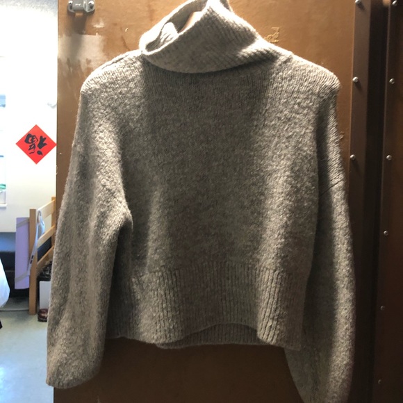 Grey turtle neck sweater - Picture 2 of 4